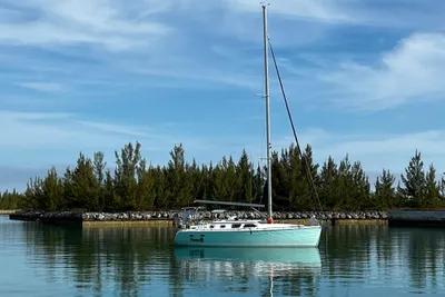 Hunter 41 Deck Salon