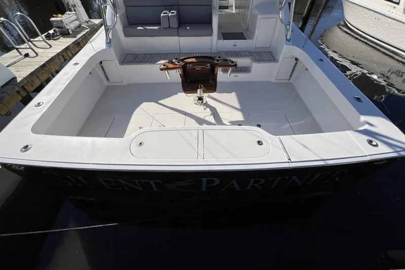 Silent Partner Yacht Photos Pics Viking 52 SILENT PARTNER - Cockpit