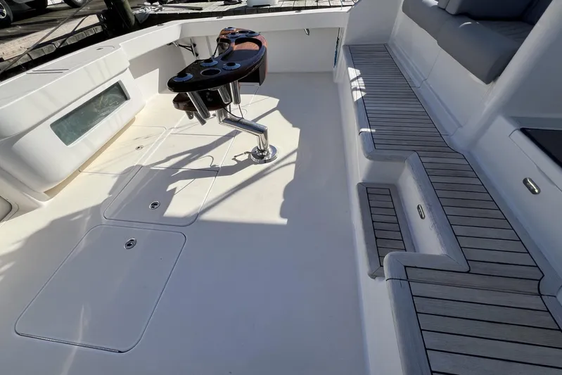 Silent Partner Yacht Photos Pics Viking 52 SILENT PARTNER - Cockpit