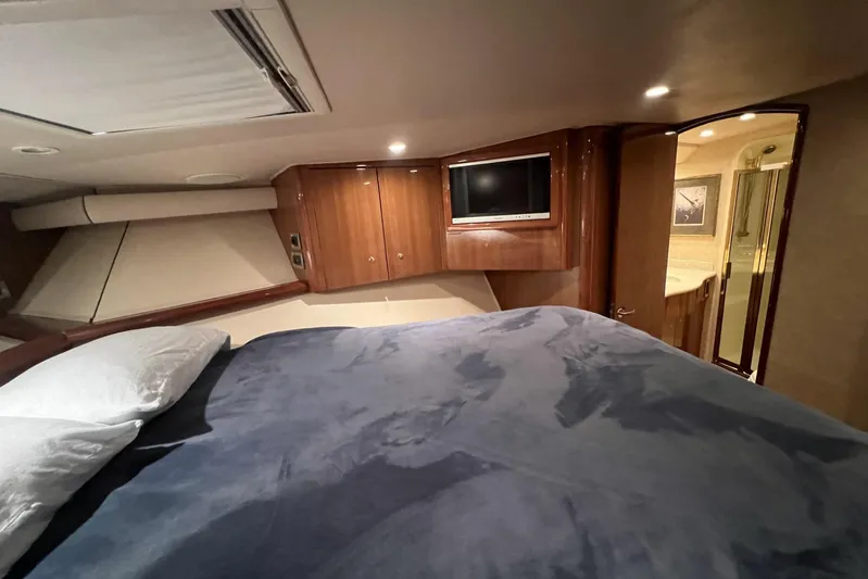 Silent Partner Yacht Photos Pics Viking 52 SILENT PARTNER - Master Stateroom