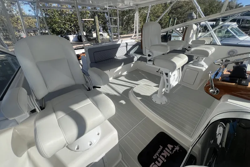 Silent Partner Yacht Photos Pics Viking 52 SILENT PARTNER - Helm