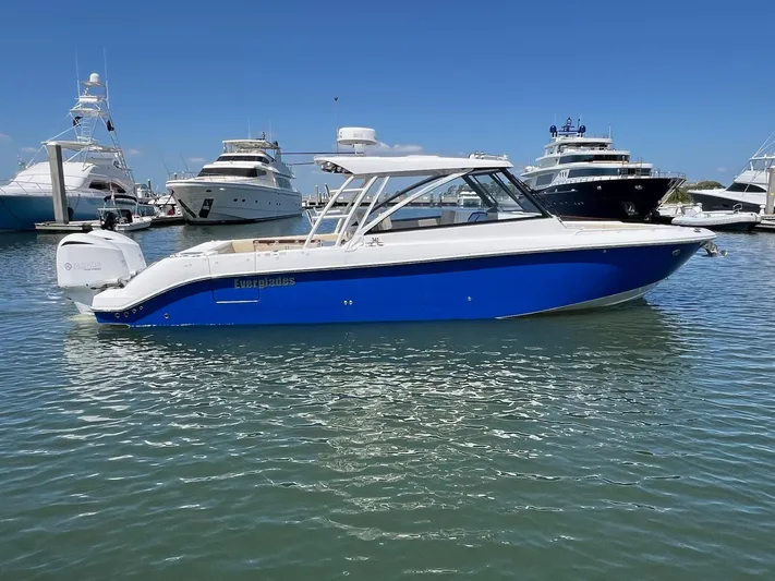  Yacht Photos Pics 2019 Everglades 340 Dual Console