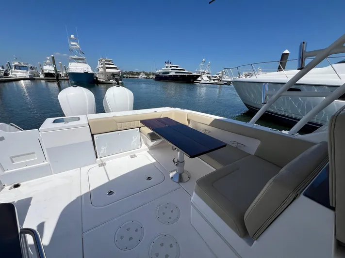  Yacht Photos Pics 2019 Everglades 340 Dual Console- Cockpit