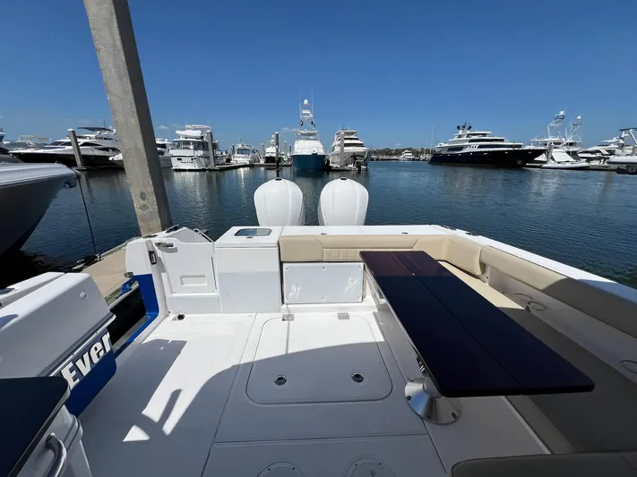 Yacht Photos Pics 2019 Everglades 340 Dual Console- Cockpit