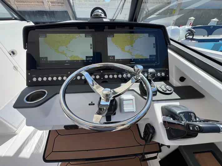  Yacht Photos Pics 2019 Everglades 340 Dual Console- Helm