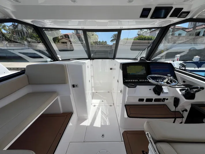  Yacht Photos Pics 2019 Everglades 340 Dual Console- Helm