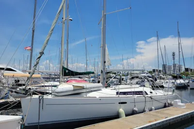 Beneteau 37