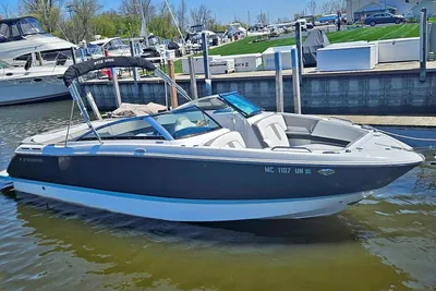Four Winns H260