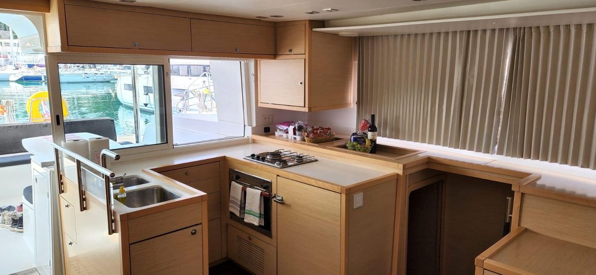2012 Lagoon 45 