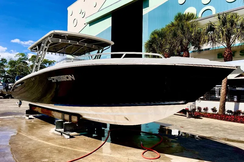  Yacht Photos Pics 2013 Midnight Express 39S Open boat on display, sleek design, outdoor setting.