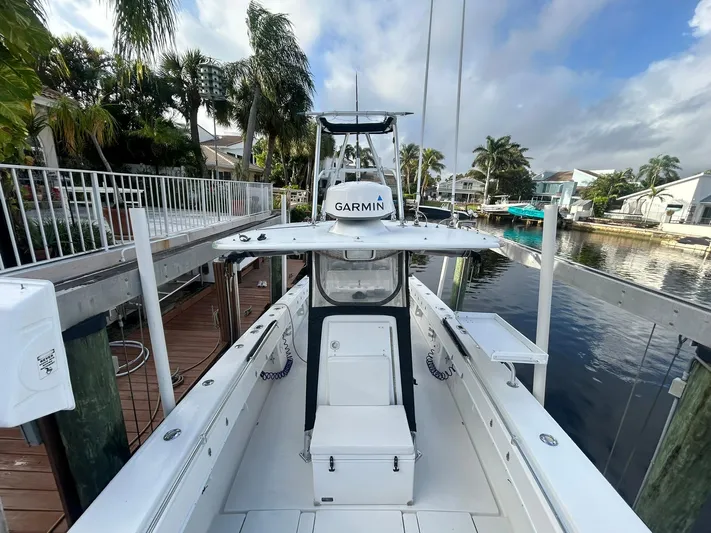  Yacht Photos Pics 2000 Contender - forward