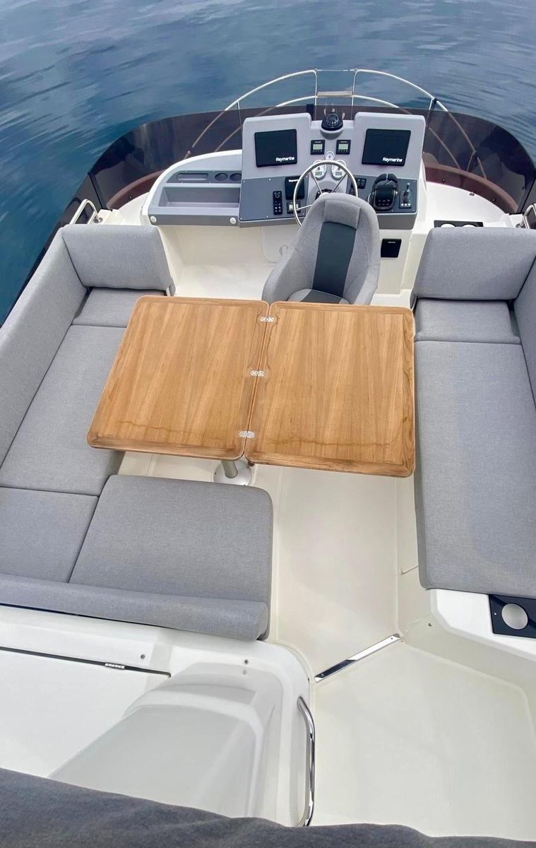 2021 Beneteau 44