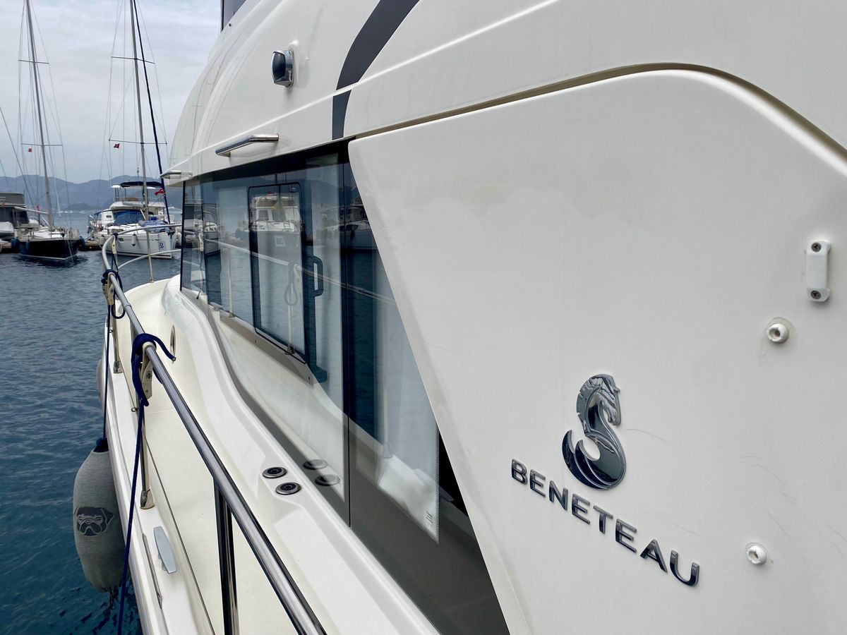 2021 Beneteau 44
