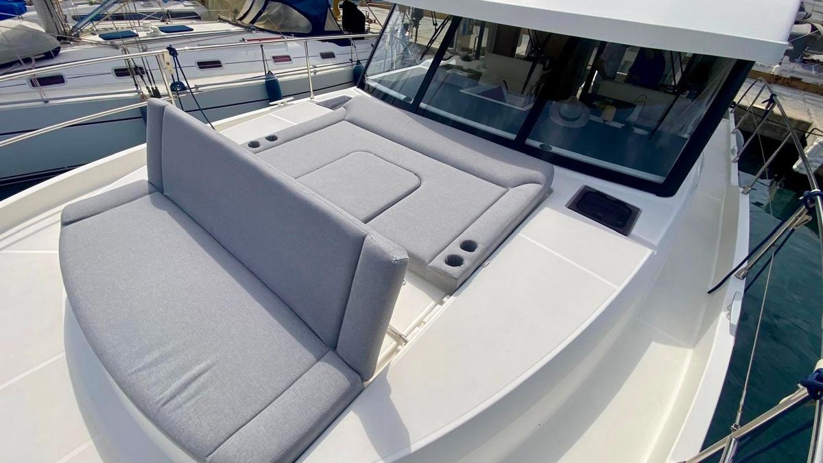 2021 Beneteau 44