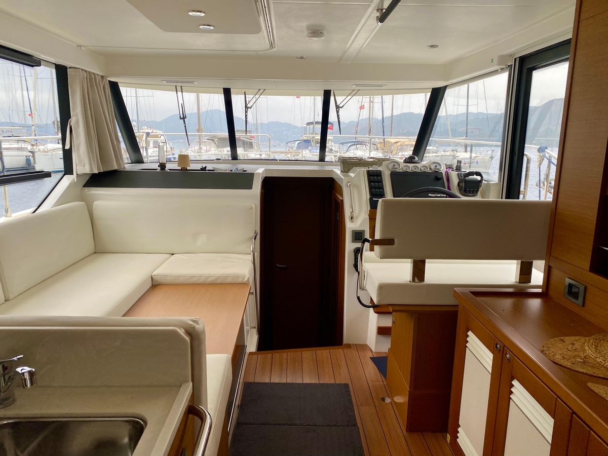 2021 Beneteau 44