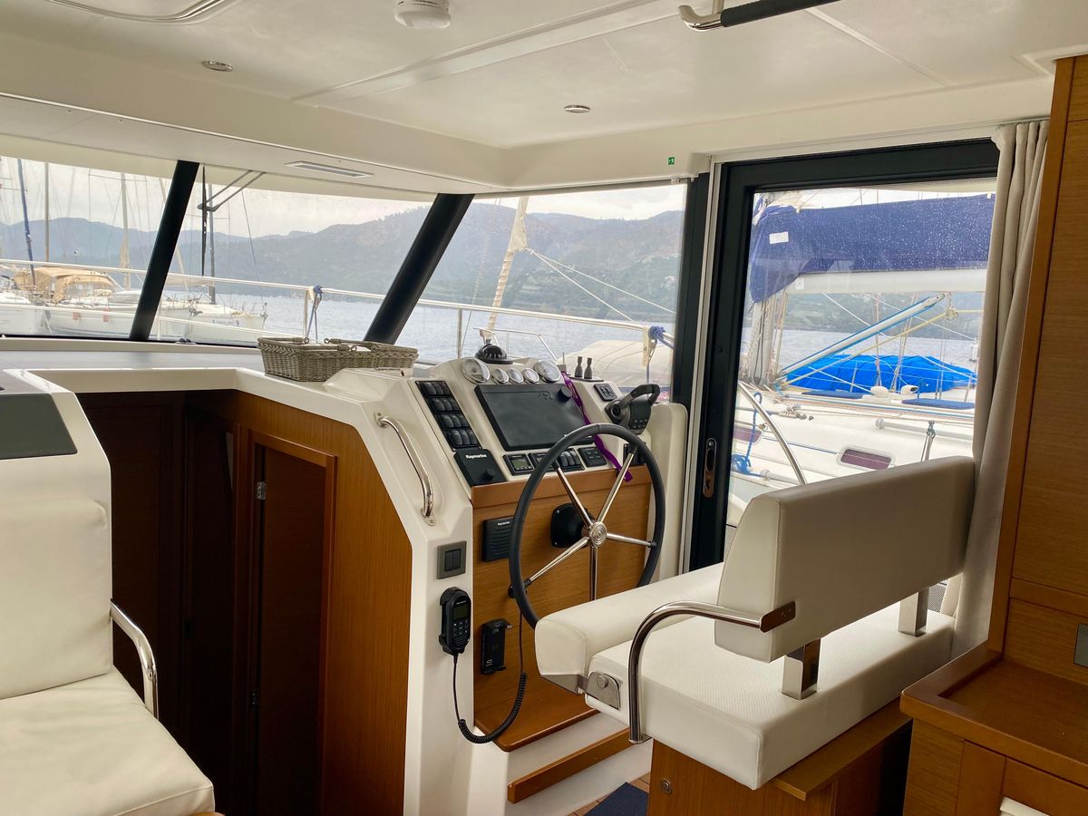 2021 Beneteau 44