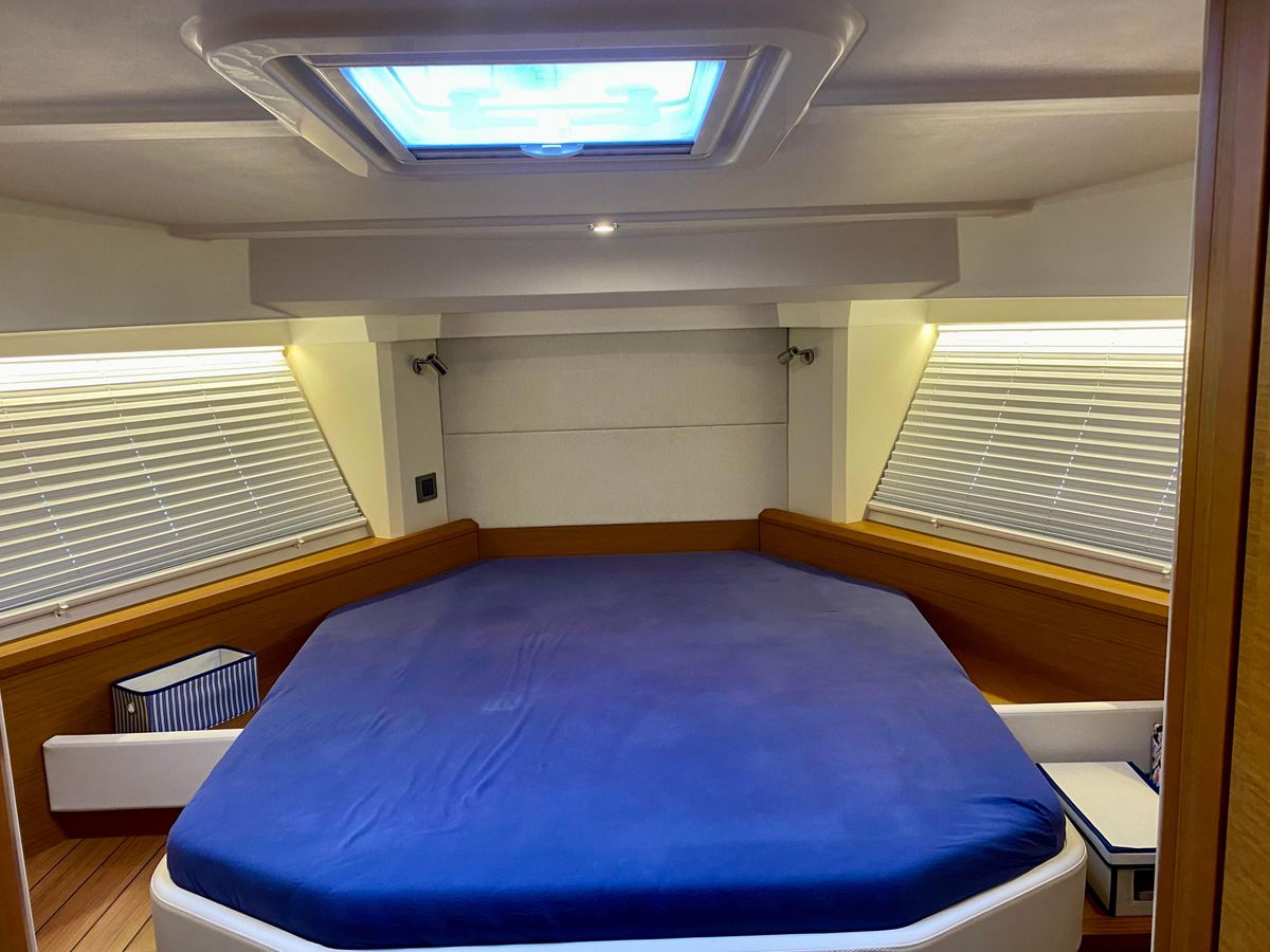 2021 Beneteau 44