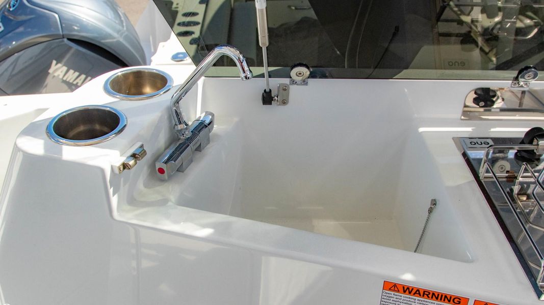 2022 Beneteau America Flyer 9 Sundeck