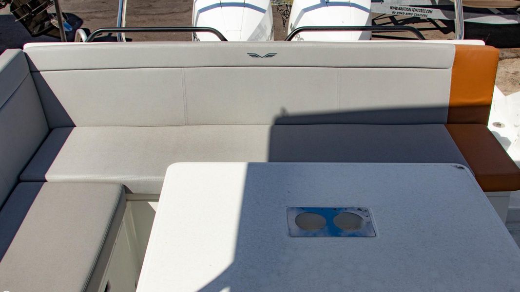 2022 Beneteau America Flyer 9 Sundeck
