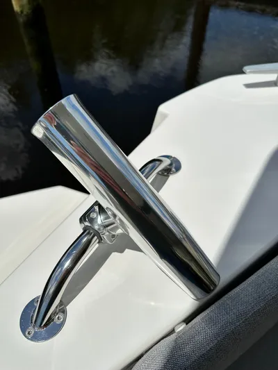 Oceans Edge Yacht Photos Pics Close-up of a 2022 Beneteau Swift Trawler 35's polished metal cleat on deck.