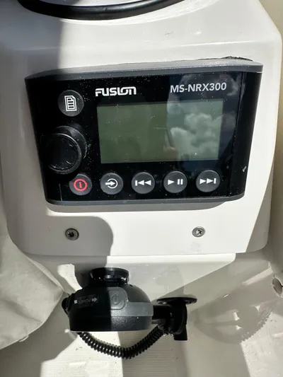 Oceans Edge Yacht Photos Pics Fusion MS-NRX300 audio system on 2022 Beneteau Swift Trawler 35.