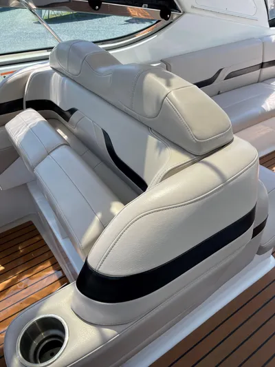 No Name Yacht Photos Pics Helm Seating