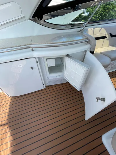 No Name Yacht Photos Pics Port Side Icemaker