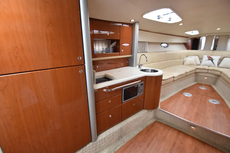 No Name Yacht Photos Pics Galley w/ Full Sized Refrigerator & Freezer