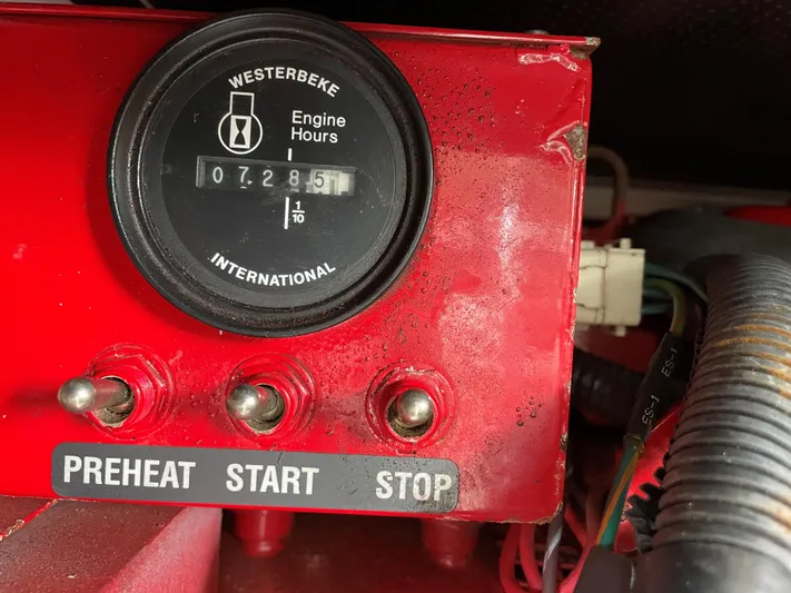 No Name Yacht Photos Pics 7.6KW Westerbeke Generator w/728 Hours
