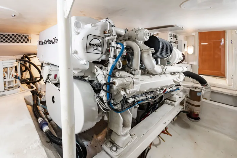 Dark Horse Yacht Photos Pics 