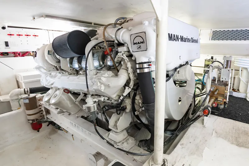 Dark Horse Yacht Photos Pics 