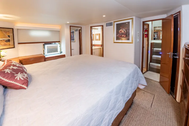 Dark Horse Yacht Photos Pics 