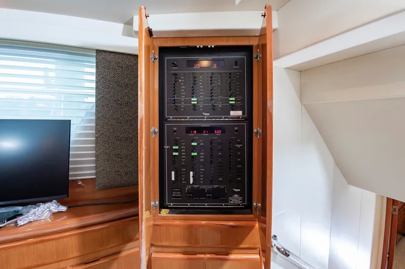 Dark Horse Yacht Photos Pics 