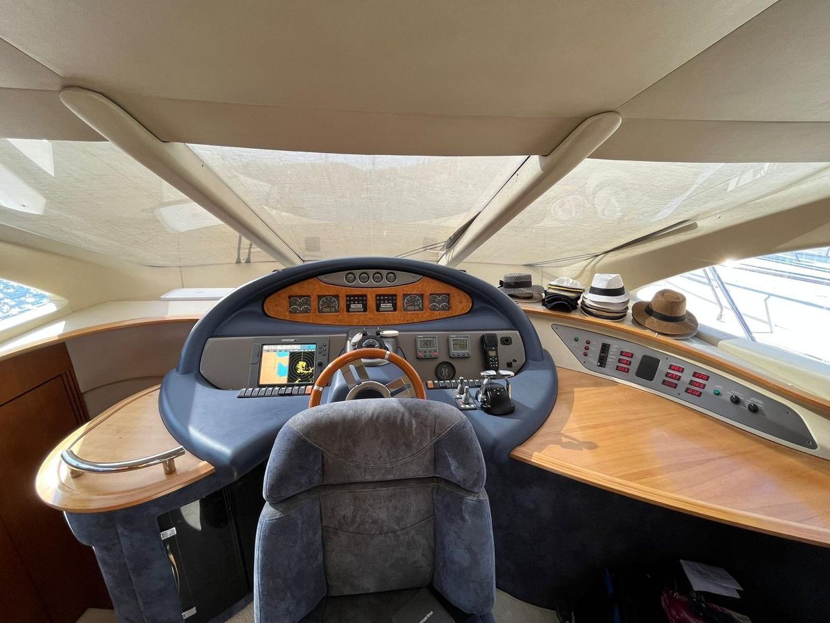 2008 Azimut 55 