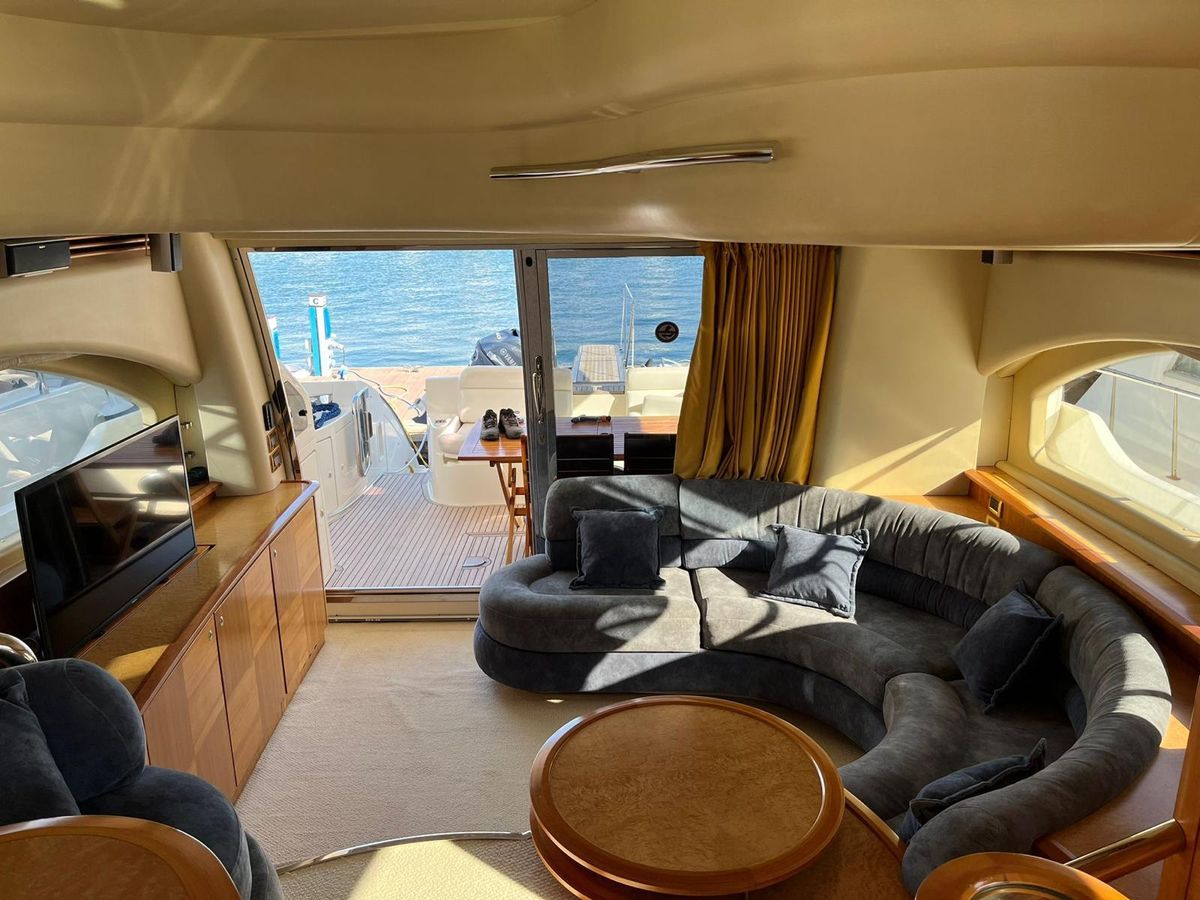 2008 Azimut 55 