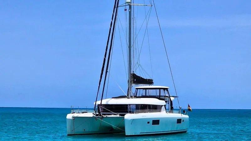 Lucky Vibes Yacht Photos Pics Lagoon 42