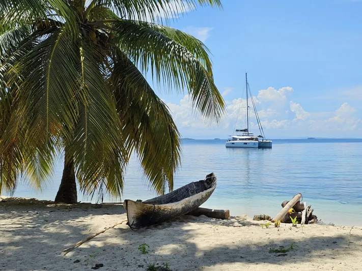 Lucky Vibes Yacht Photos Pics Lagoon 42