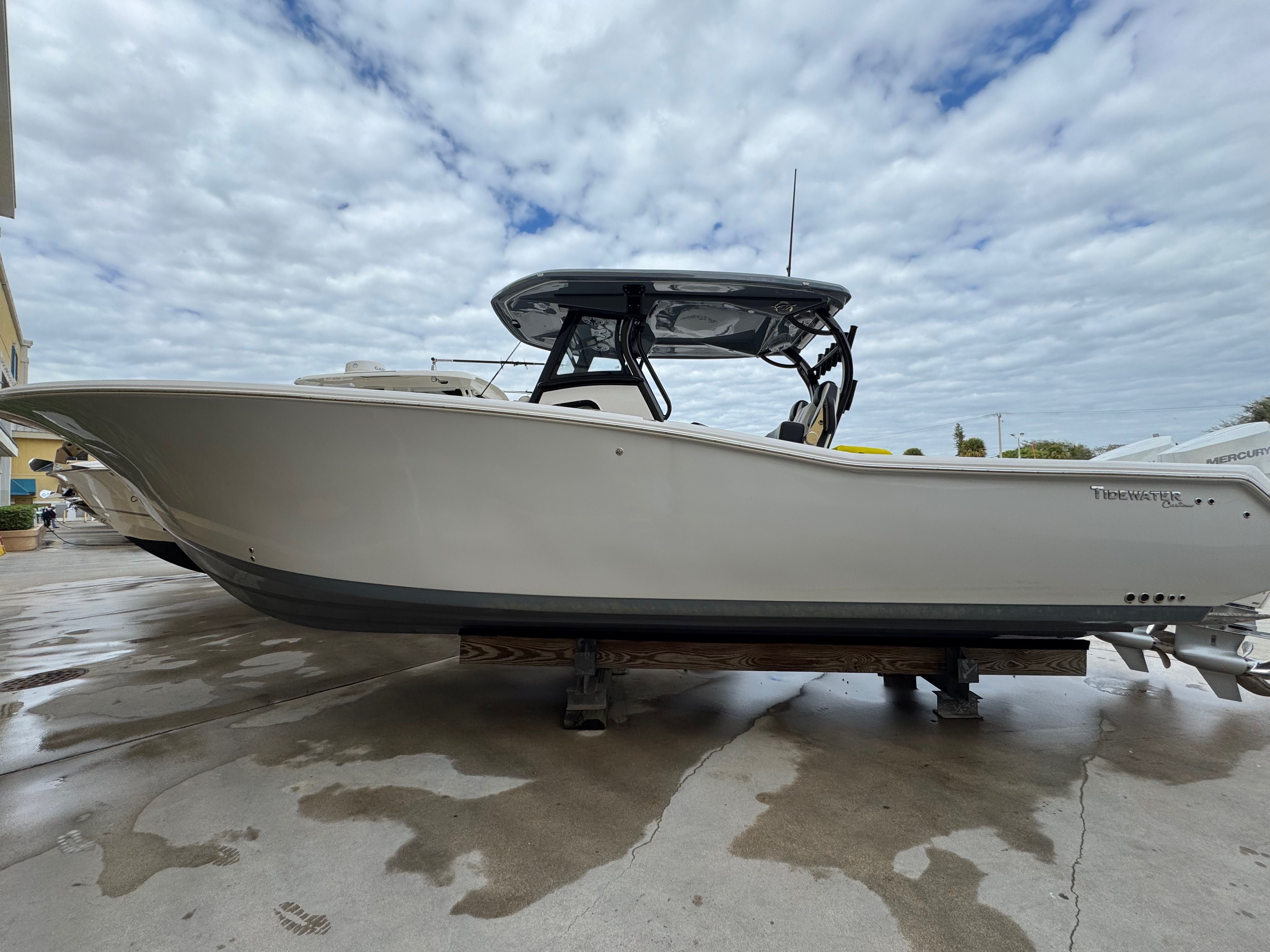 Tidewater 320 adventure