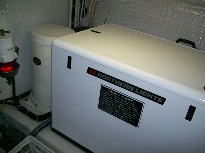 Shanti Yacht Photos Pics Northern Lights Generator