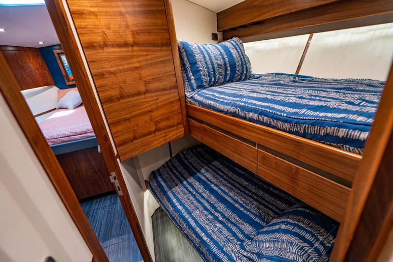 Bel Esprit Yacht Photos Pics 