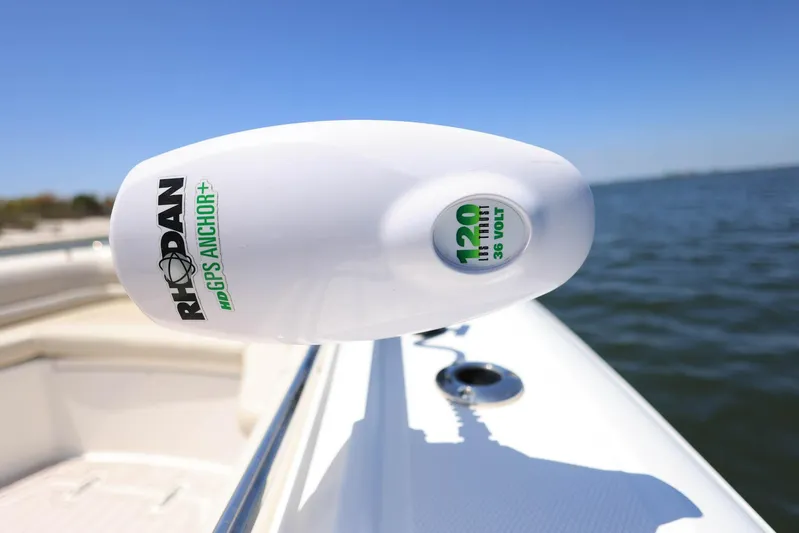  Yacht Photos Pics Boston Whaler 330 Outrage 2019 with Rhodan GPS Anchor+ on calm waters.