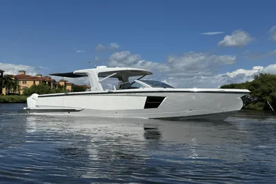 Aviara AV40 Outboard