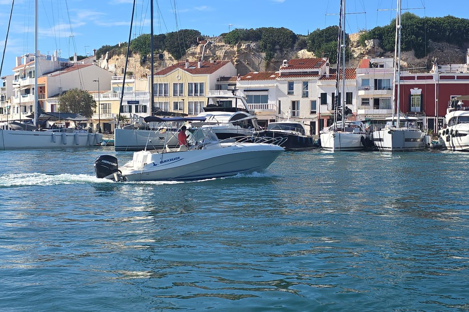 2007 Quicksilver 720 Commander