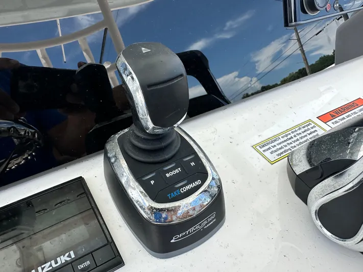  Yacht Photos Pics Joystick control on 2023 Twin Vee 340 GFX CC boat dashboard, featuring Optimus 360 system.