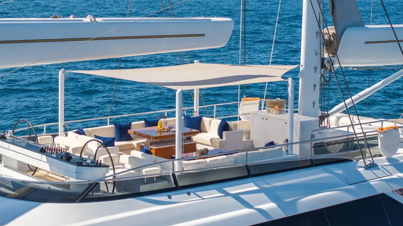 Salvaje Yacht Photos Pics 