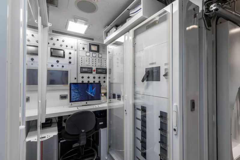 Salvaje Yacht Photos Pics 