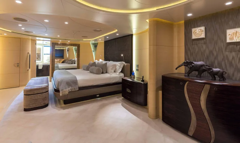 Salvaje Yacht Photos Pics 