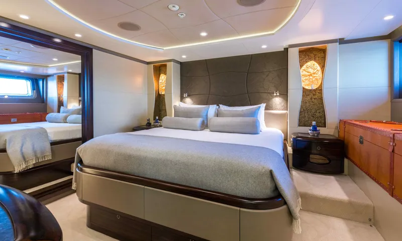 Salvaje Yacht Photos Pics 