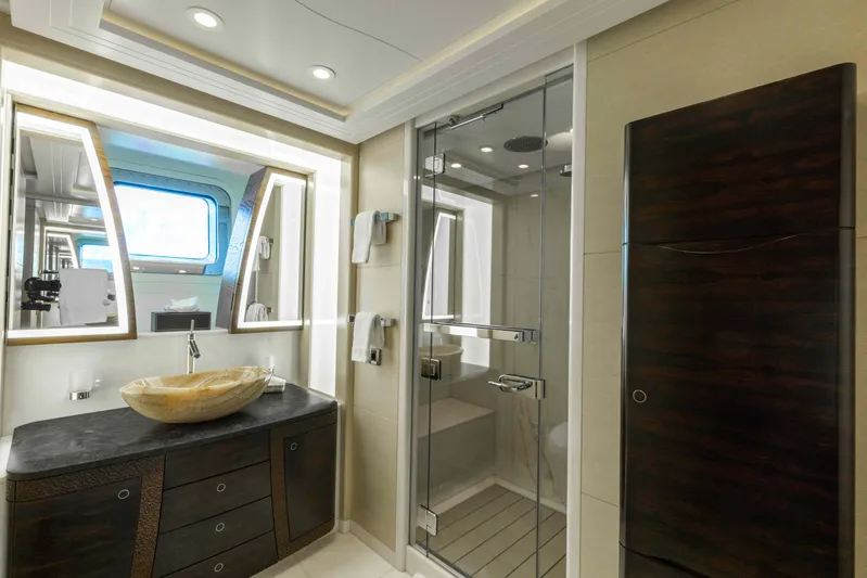 Salvaje Yacht Photos Pics 