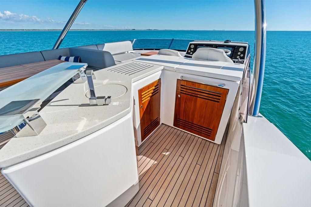 2019 Sunseeker 76 